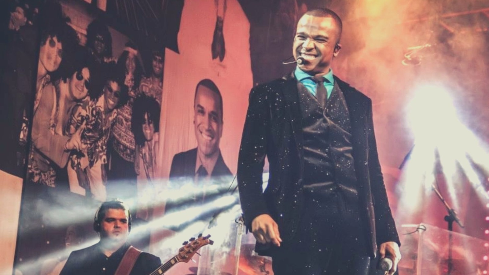 Apresentação musical ao vivo do mentor Fininho - Foto 8