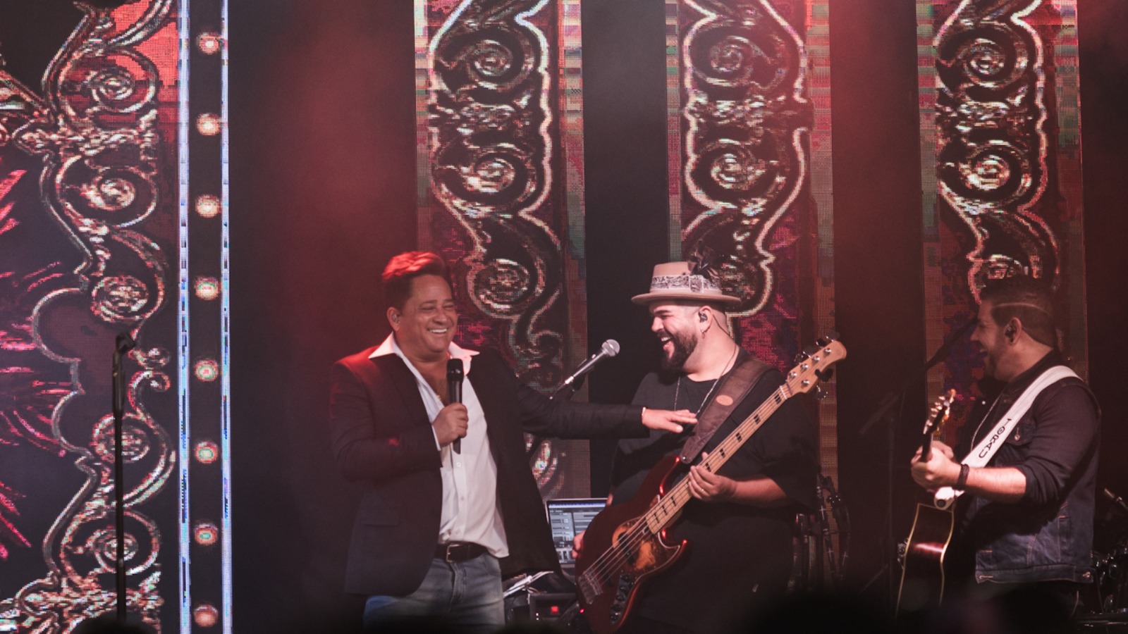Apresentação musical ao vivo do mentor Fininho - Foto 5